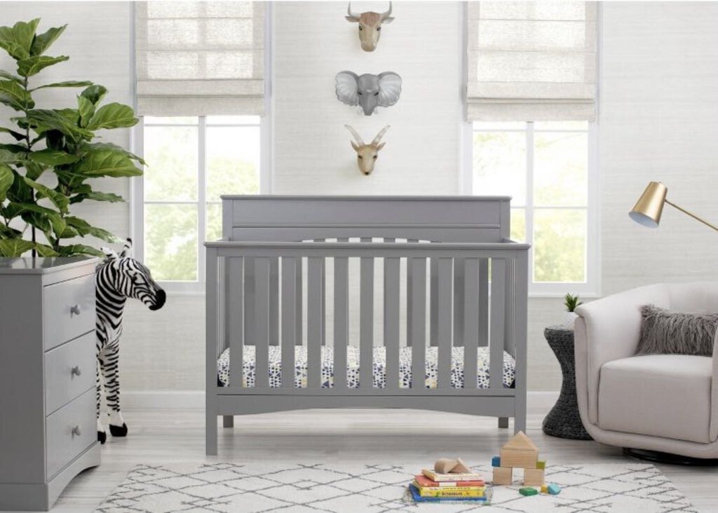 Skylar 6-in-1 Convertible Crib