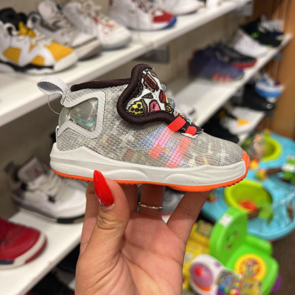 *LeBron 19 TD 'Fast Food' w/NO BOX