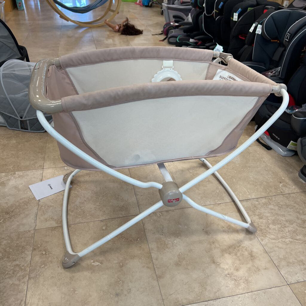 *Portable Baby Crib