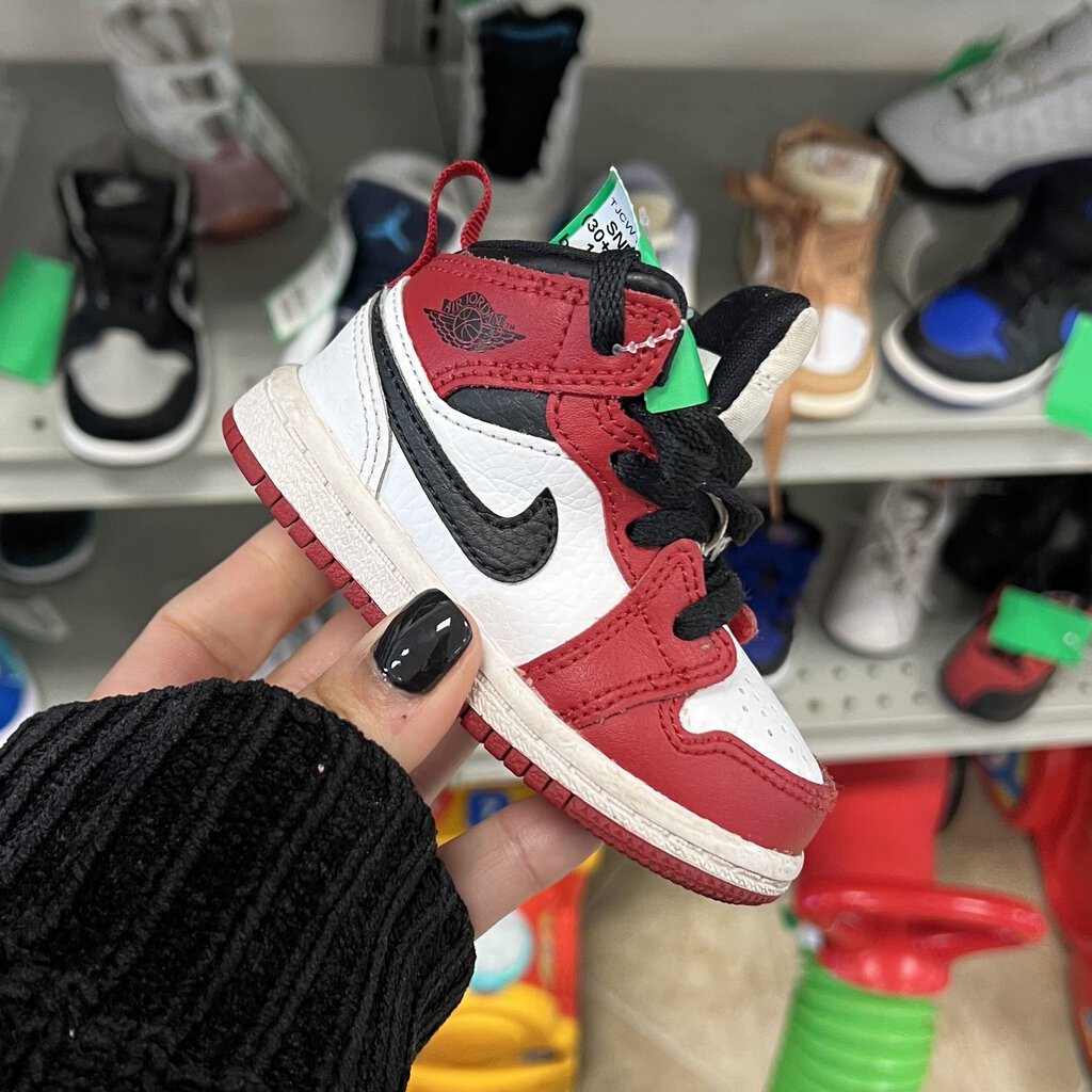 *Jordan 1 Mid Chicago no box