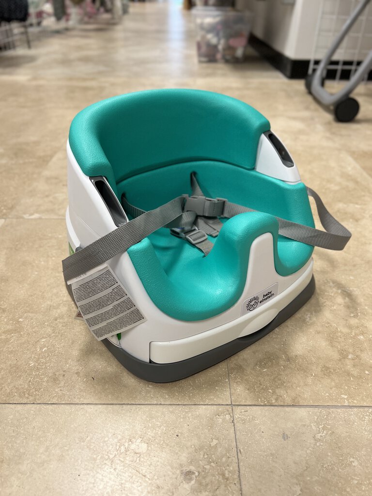 Multi-Use Booster Seat with Tray