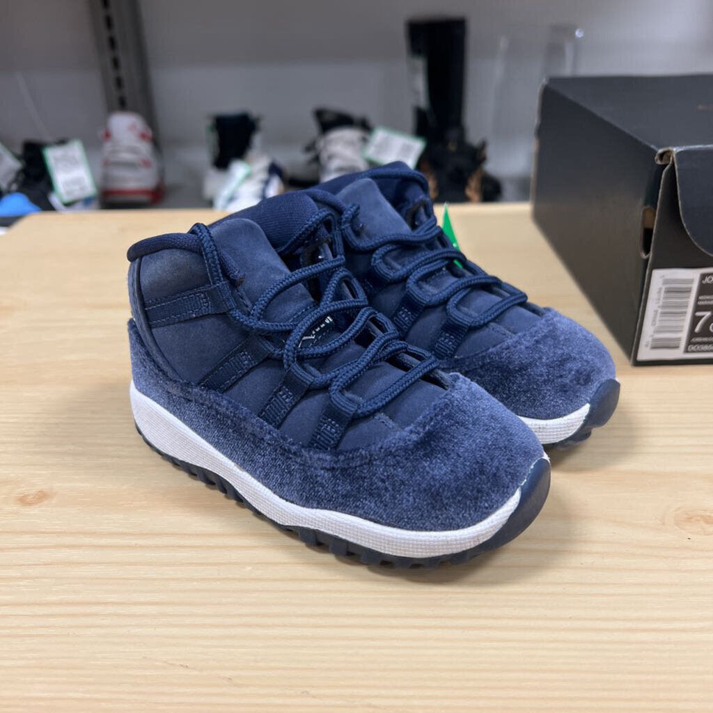 11 Retro TD 'Midnight Navy Velvet' w/ box