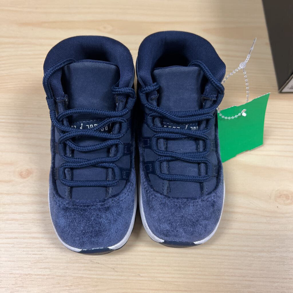 11 Retro TD 'Midnight Navy Velvet' w/ box